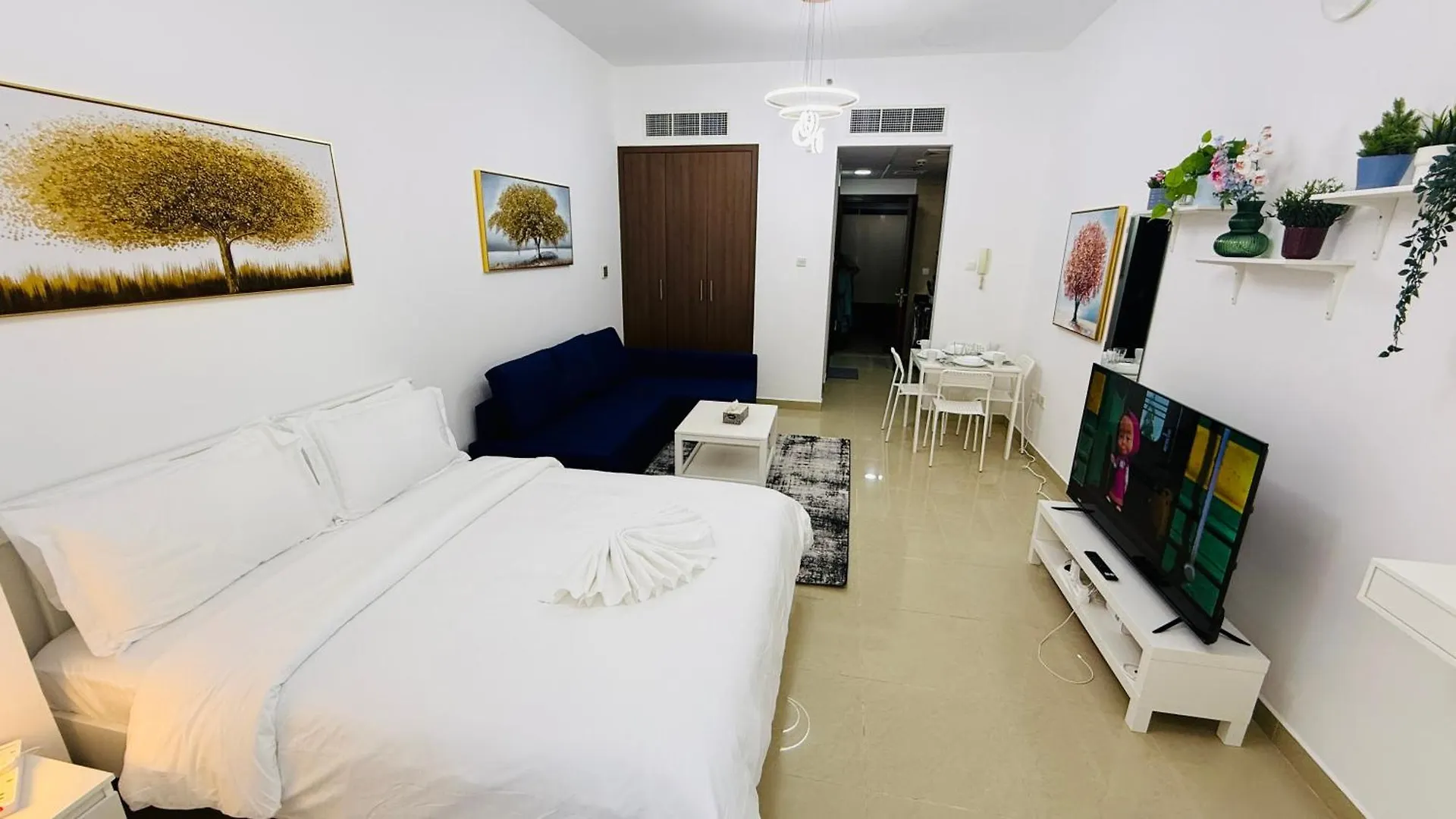 Apartment Spacious Studio With Balcony Trafalgar Central Tower International City Dubai United Arab Emirates